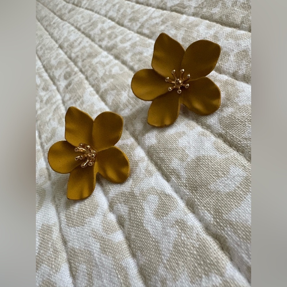 Vintage Sculptural Floral Statement Earrings | Ochre Yellow | 1.5” - Picture 2 of 11